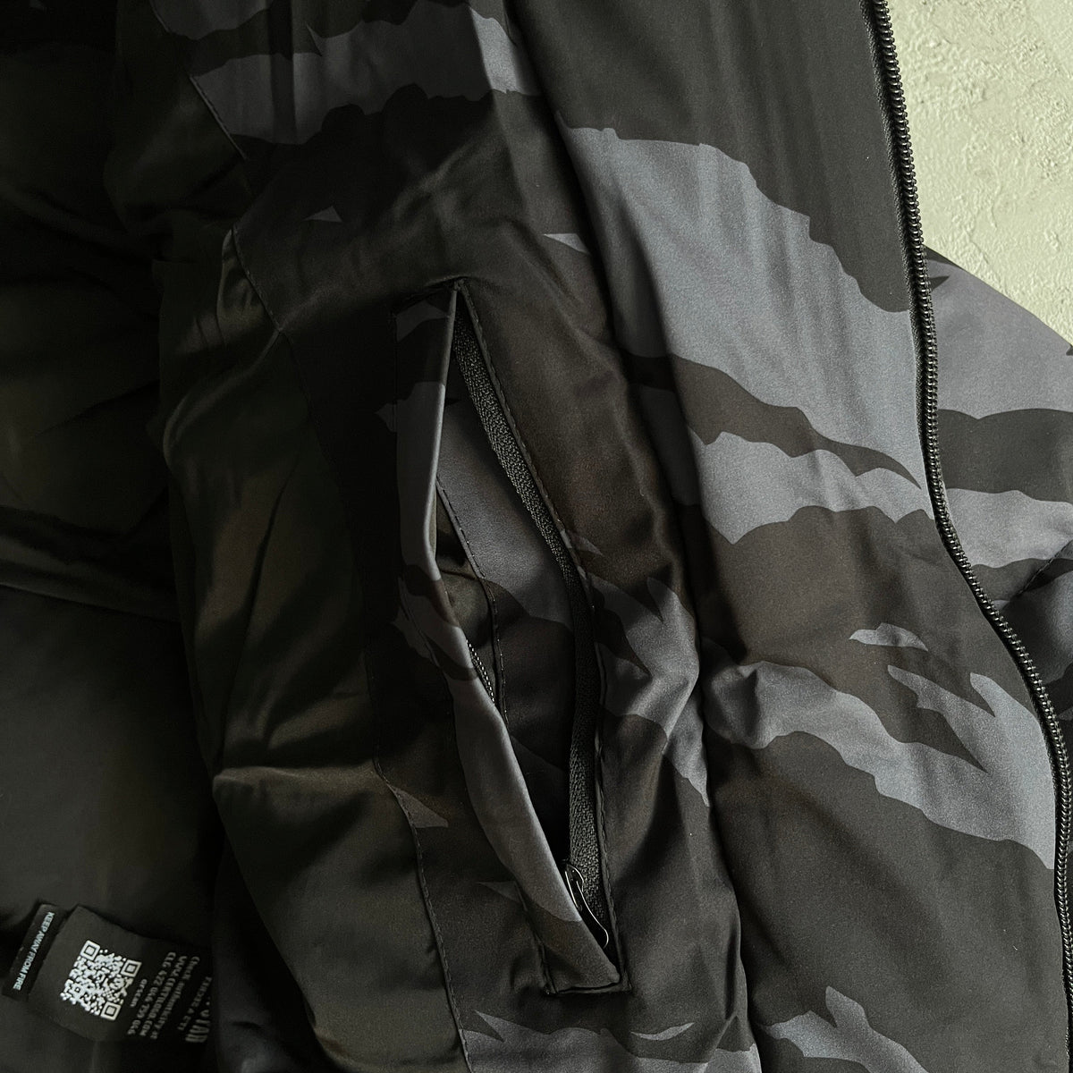 Trapstar Puffer Jacket Hyperdrive Technical Black Tiger Camo