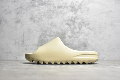 Yeezy Slide +10